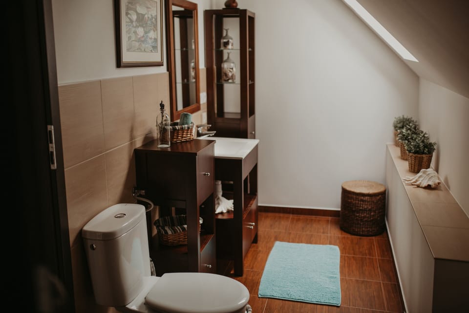 Bathroom on the first floor 