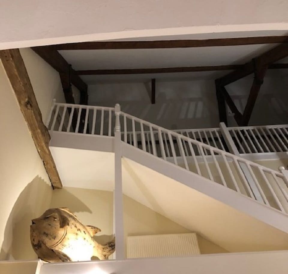 Downstairs Toilet 