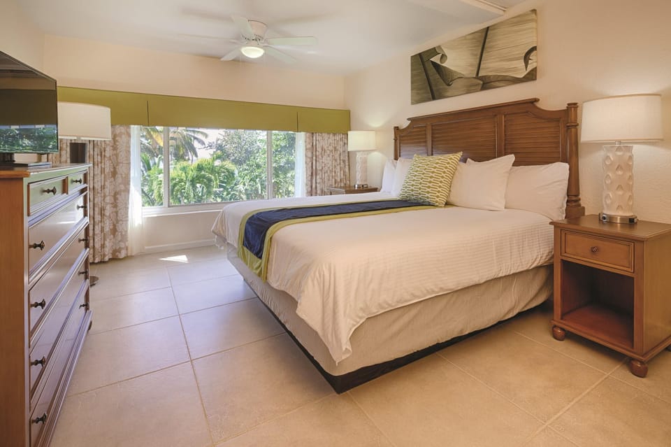 62116844-H1-Bluebeards_Beach_2550-min