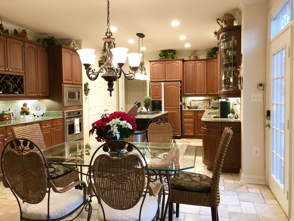 Gourmet Kitchen w stainless steel appliances is equipped for any Chef's desires