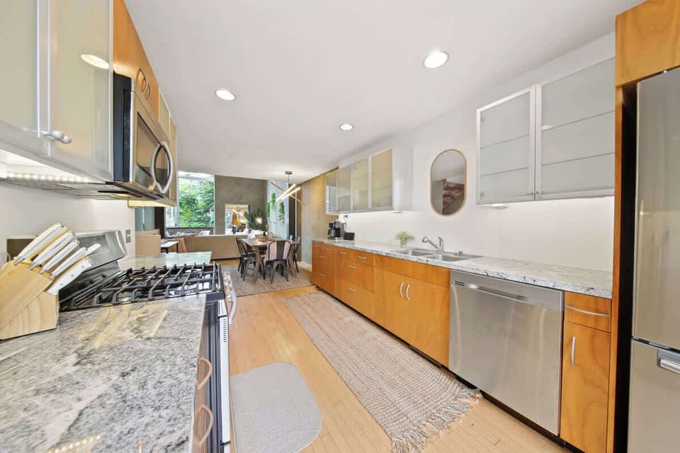 Kitchen | Full Appliance Set