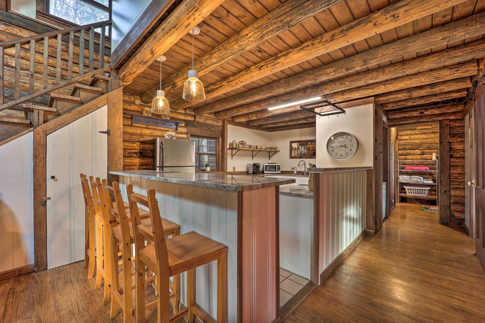 Kitchen | Fully Equipped w/ Cooking Basics