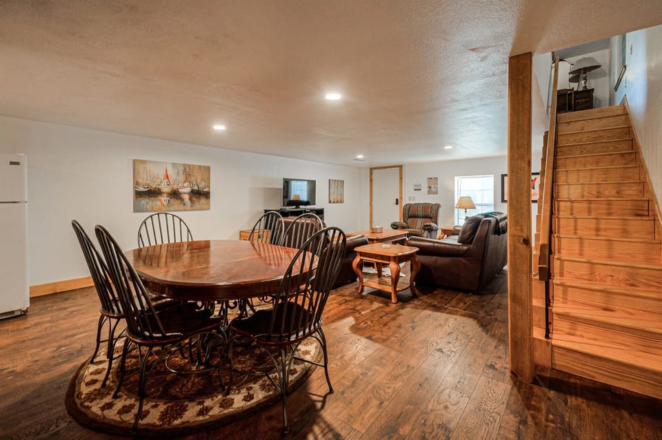 Take the stairs to the 2nd-story of this 1,600 sqft. apt.