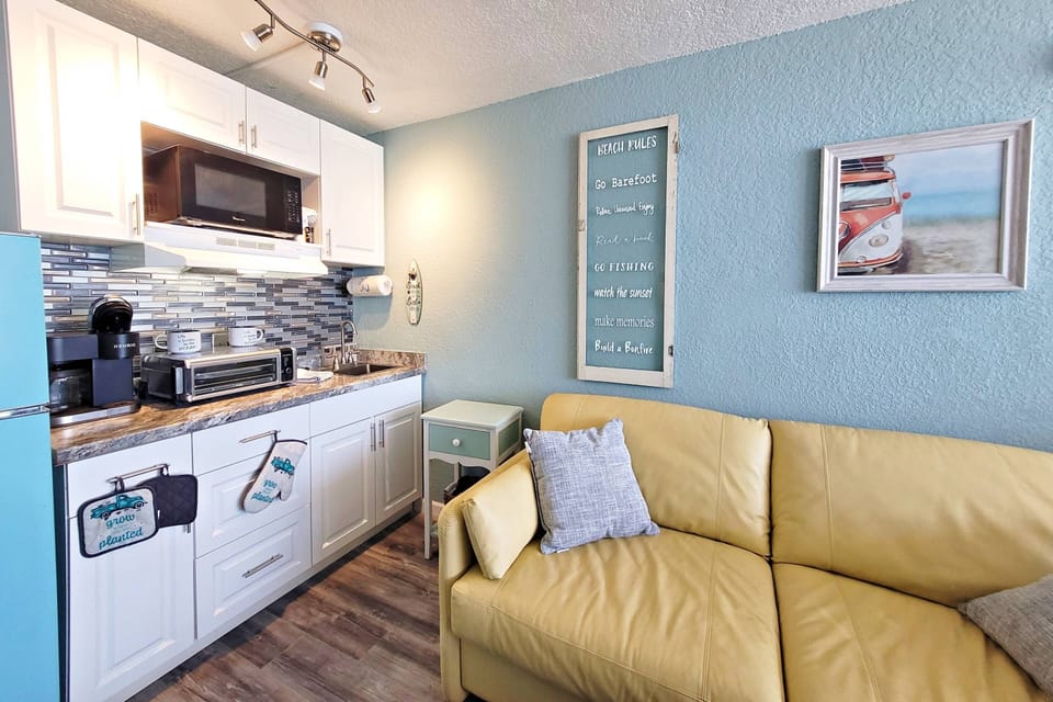 Newly renovated kitchenette.