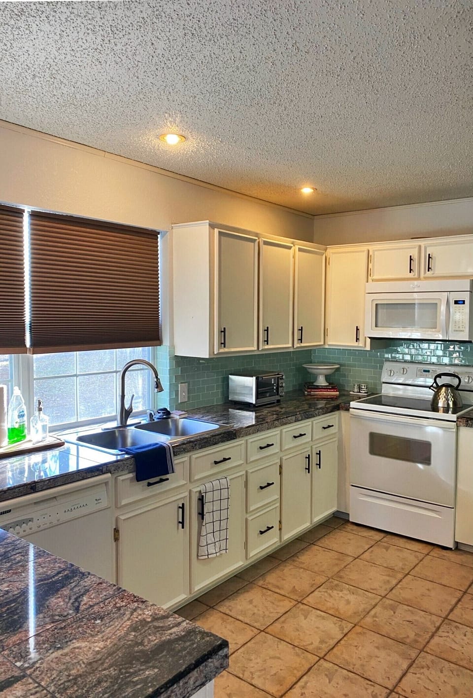 Fully equipped kitchen for family meals.