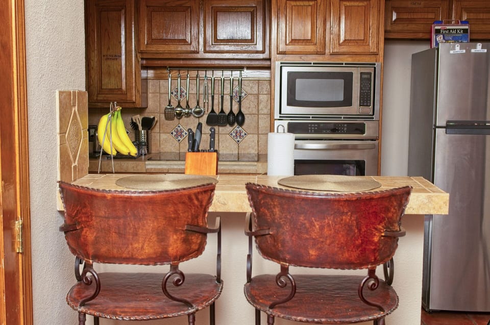 Fully stocked kitchen with Keurig coffee machine and regular coffee machine!