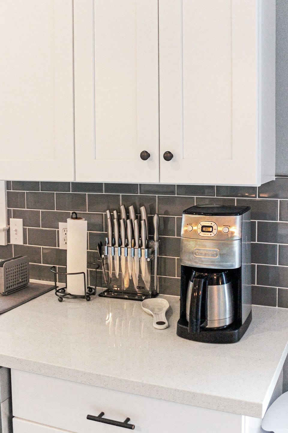 Both Kcup and ground coffee makers