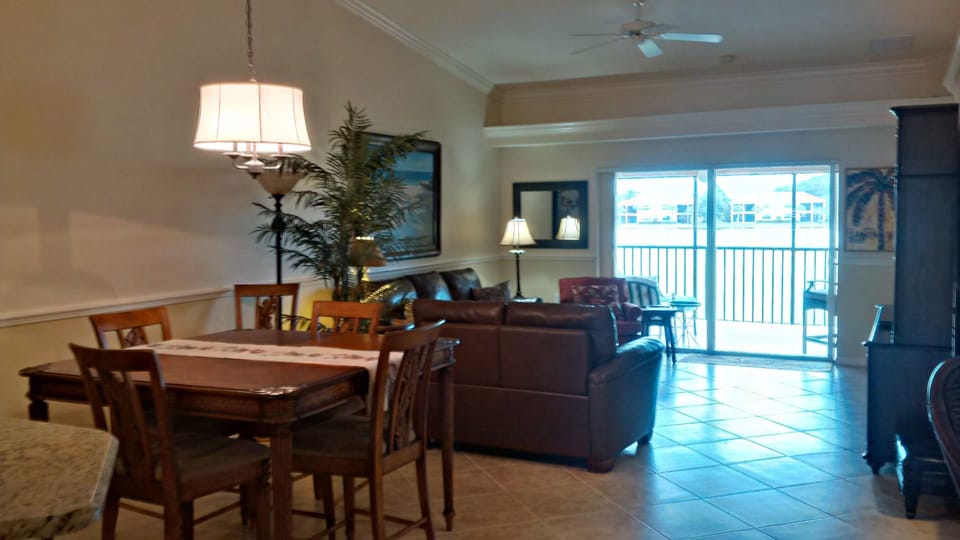 Living and Dining room area