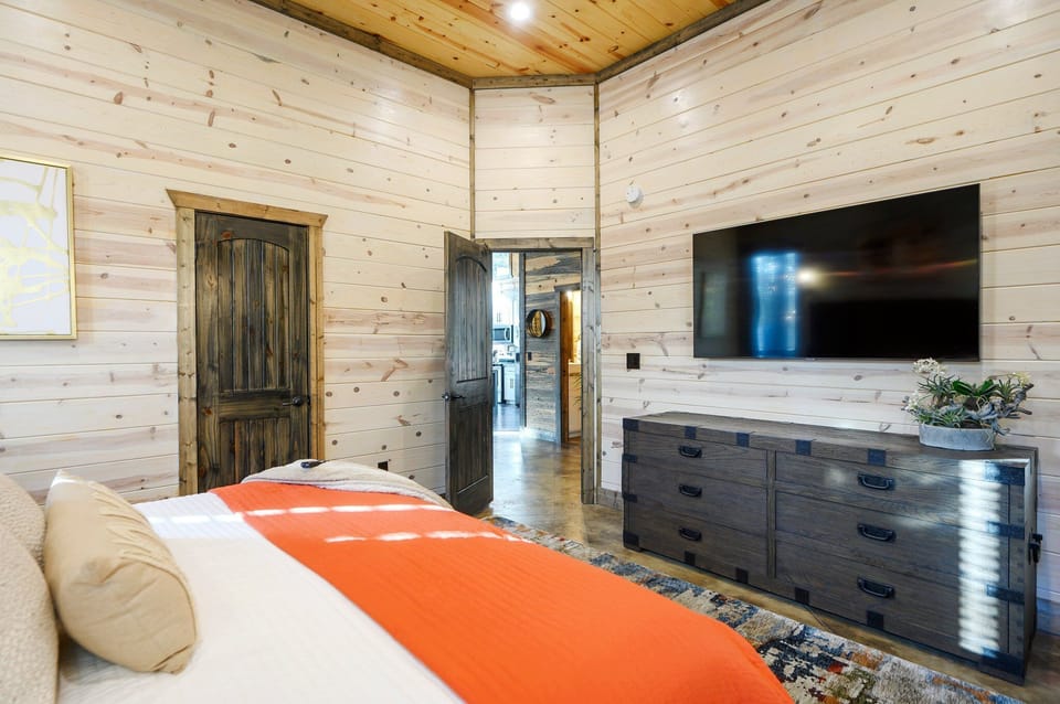 KING SUITE 2