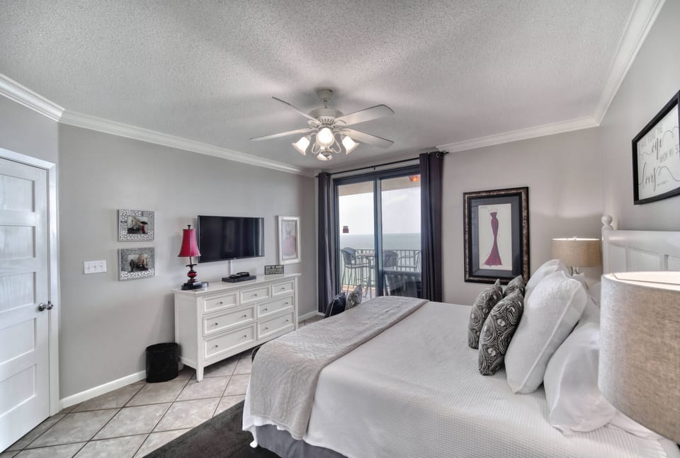 Master Bedroom. Sleeps 2. Phoenix X 1504, 3 bedroom 2 Bathroom, Sleeps 8. Managed by Island Rentals