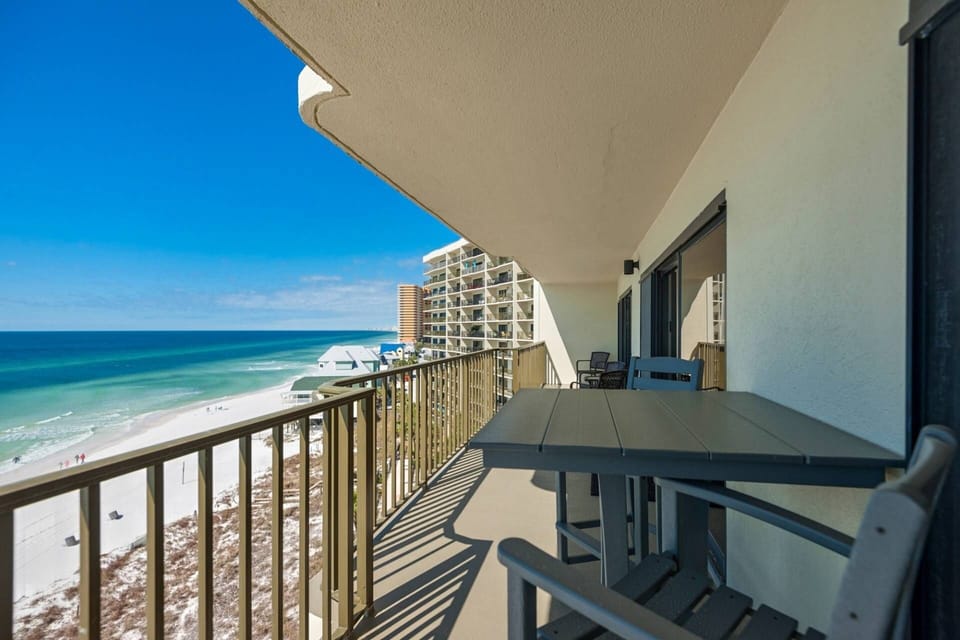 Spacious balcony with a Gulf view