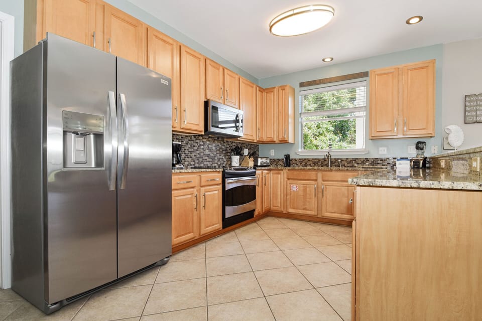 A Wave From It All - Fully Equipped Kitchen