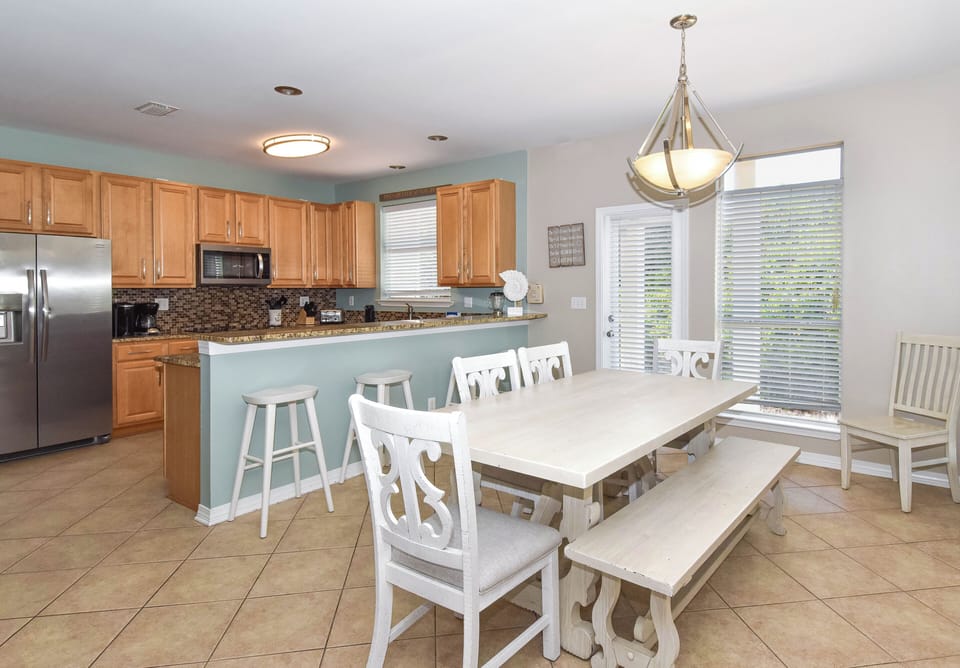 A Wave From It All - Dining Area