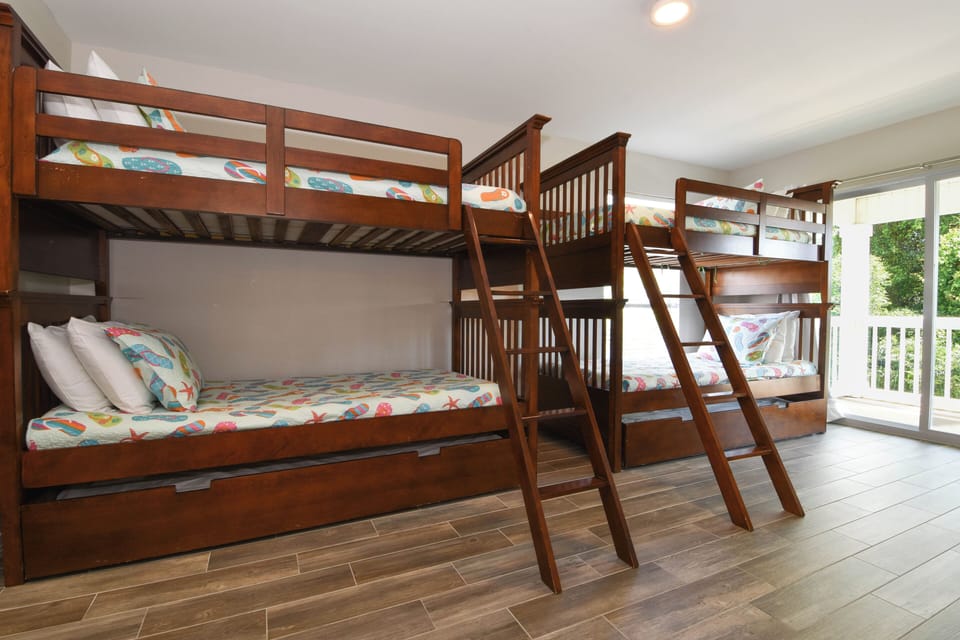 A Wave From It All - Guest Bedroom with Bunks and Balcony