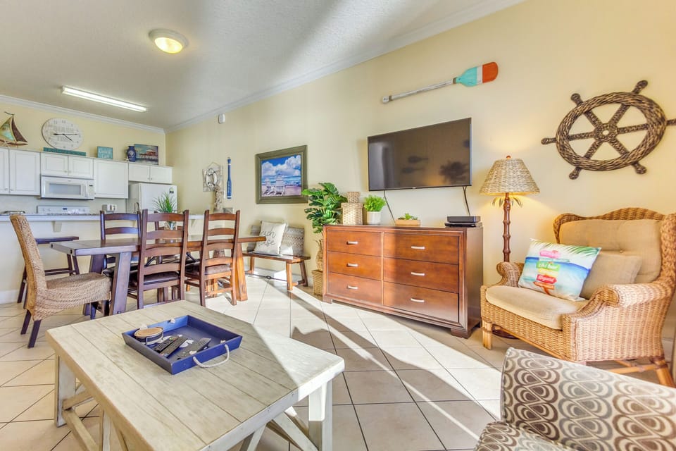 Living Room | Queen Sleeper Sofa | Smart TV | DVD Player