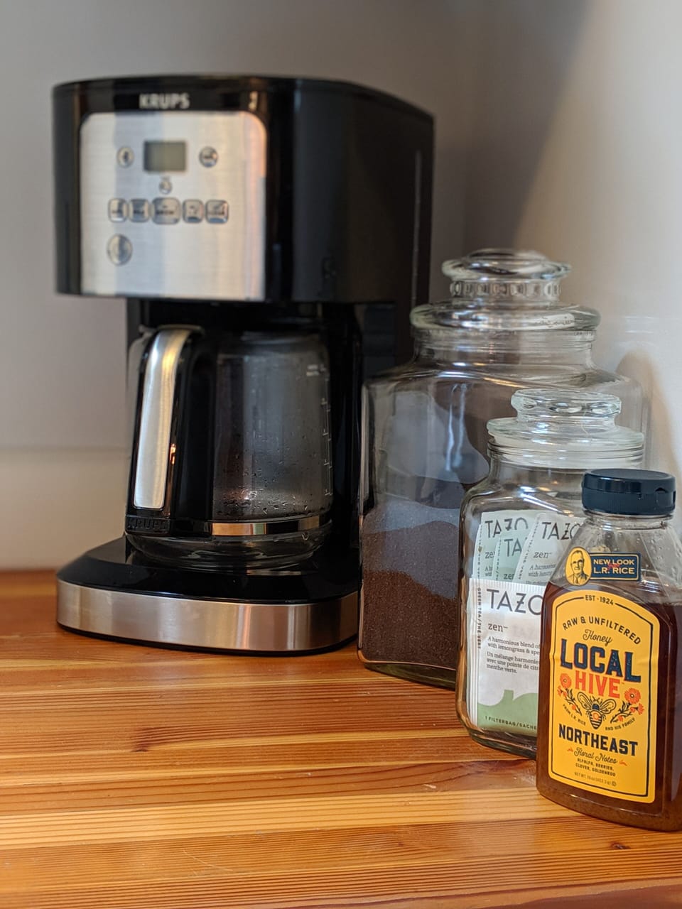 Coffee maker, coffee and tea provided