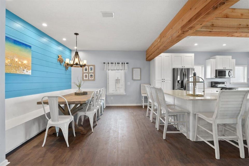 Beautiful, spacious dining area