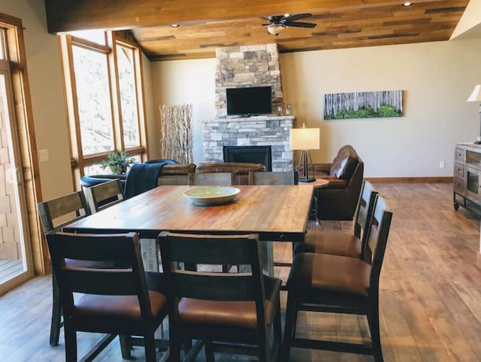 Eating area off of kitchen with seating for 8