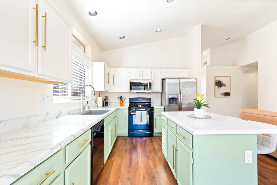 Kitchen: Stainless steel appliance, brand new