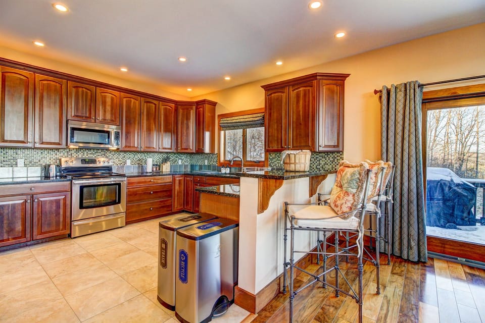 Fully Stocked Chef's Kitchen