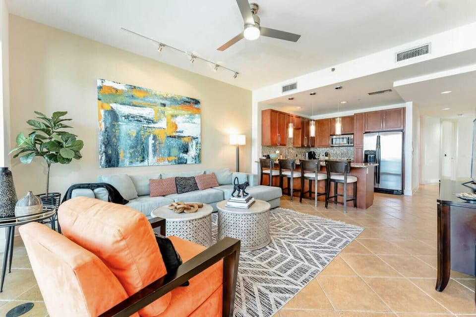 Living/Dining Area