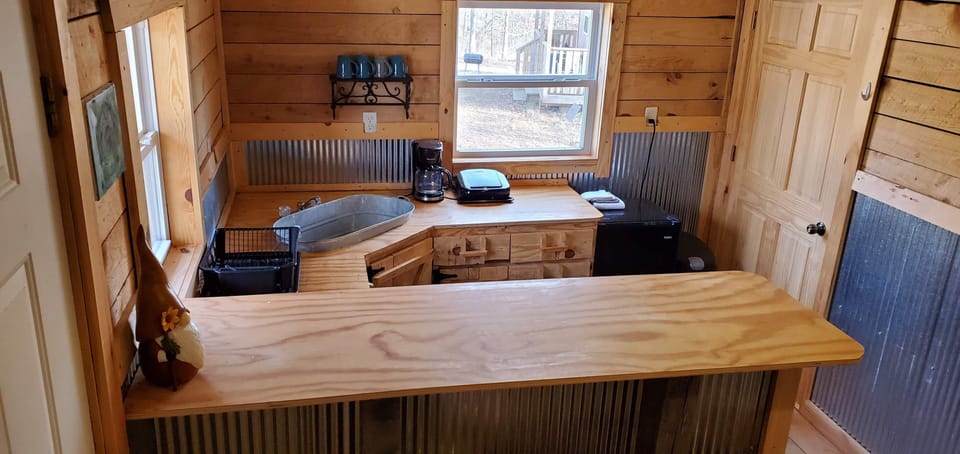 Cabin 5 kitchen