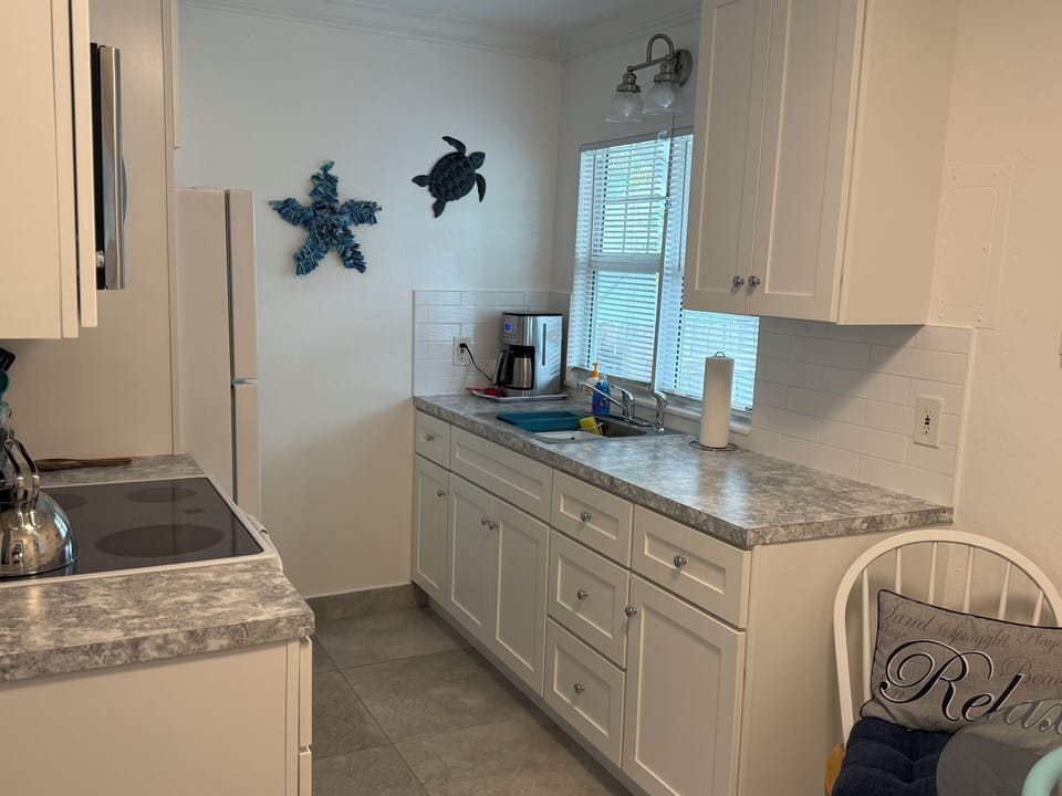 Kitchen Full size Stove & Fridge and Microwave