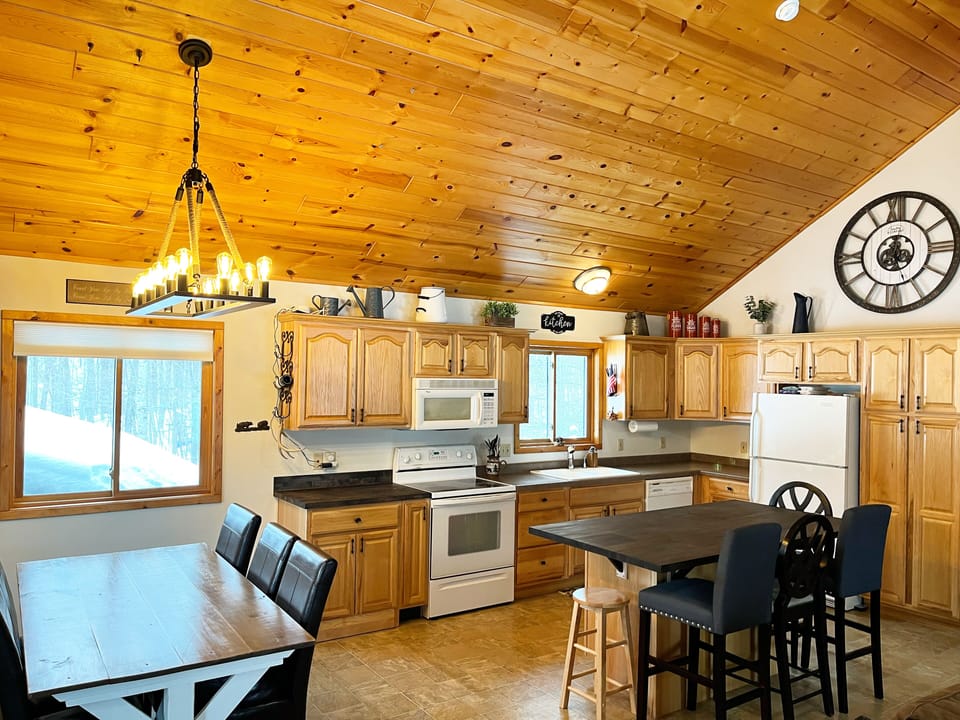 Kitchen view from front entry 