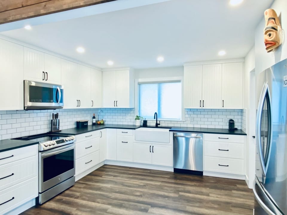 Large and well stocked kitchen 