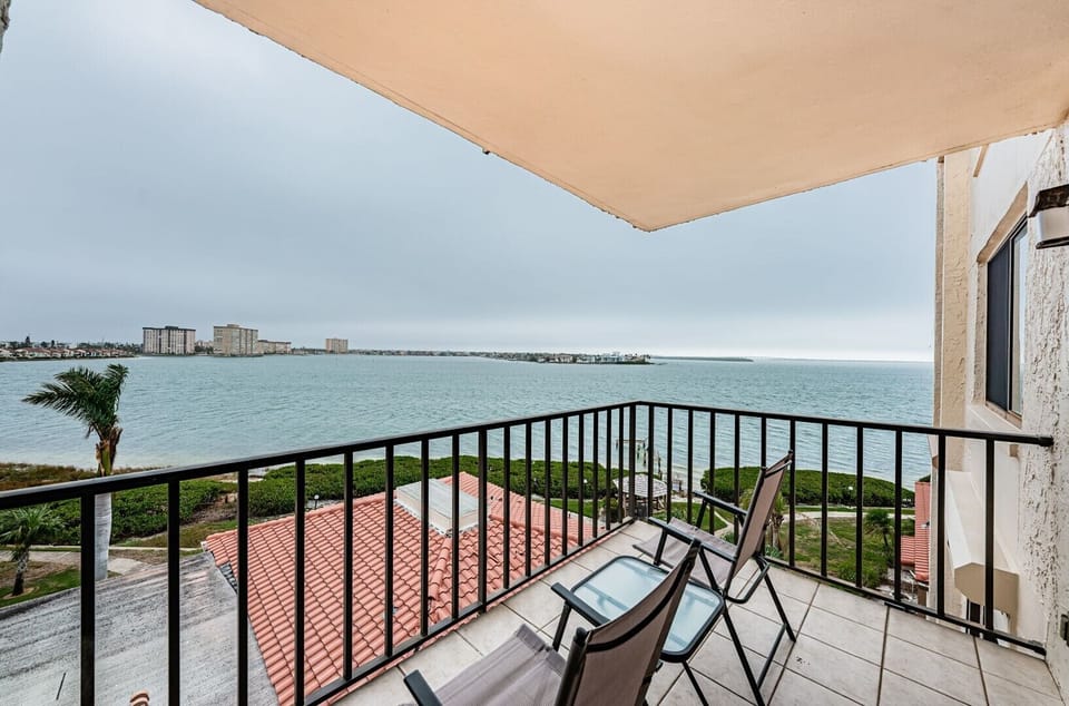 0-web-or-mls-Balcony 1-4
