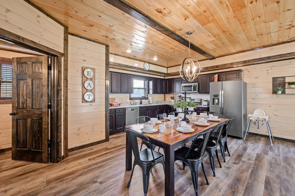 Open layout permits quality family/friend time. 