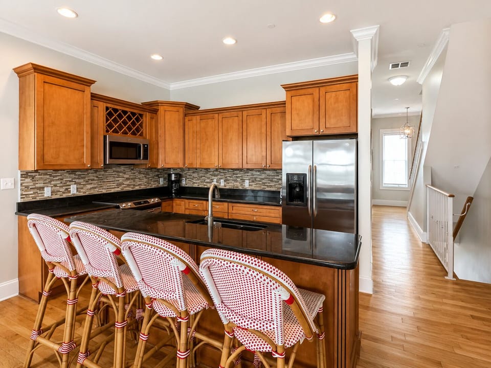 Living/Dining Area - 2nd floor