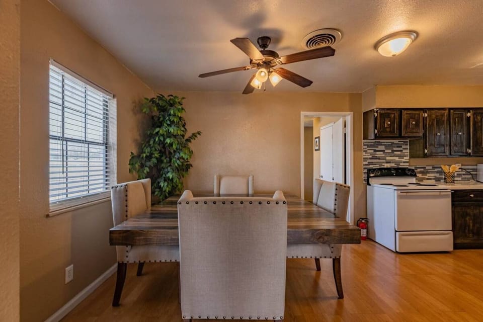 "Great customer service! Ready to meet your needs" Lisa of Austin TX