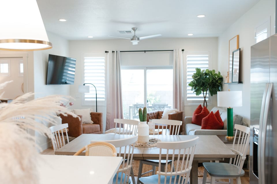 Light and Bright Dining Area