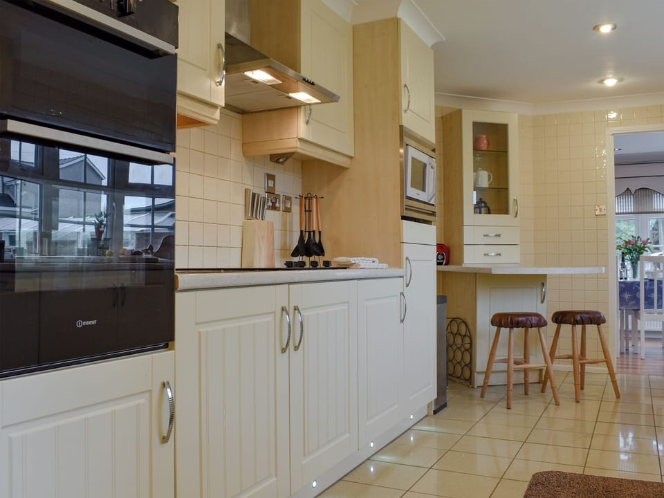 Kitchen | Eryl Mor Lodge, Amlwch