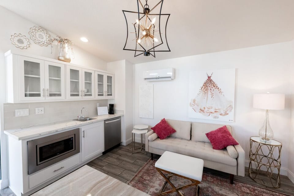 Living Room/Kitchen