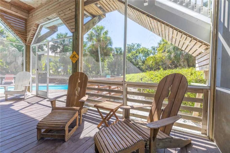 Screened in patio
