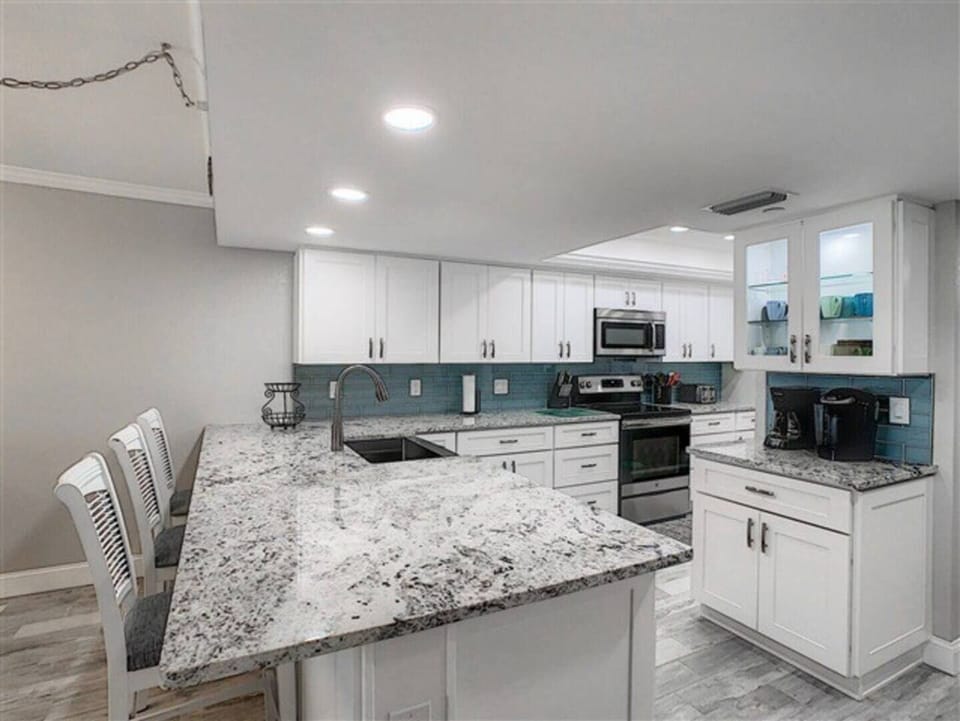 Breakfast bar seating for 3
