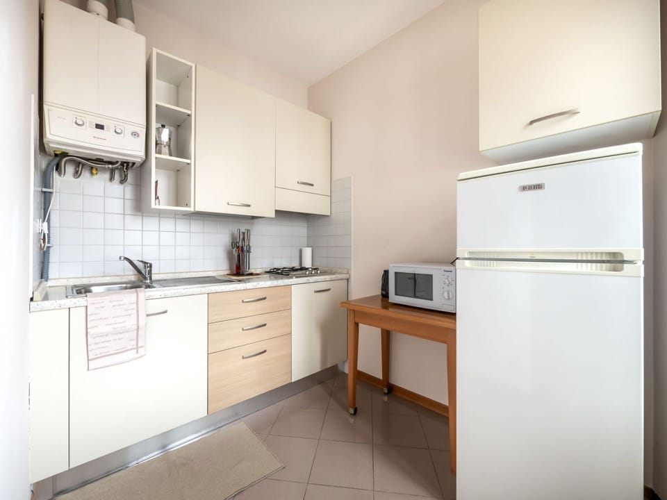 Cabinetry, Furniture, Building, Sink, Property, Tap, Countertop, Kitchen Sink, Drawer, Kitchen Stove