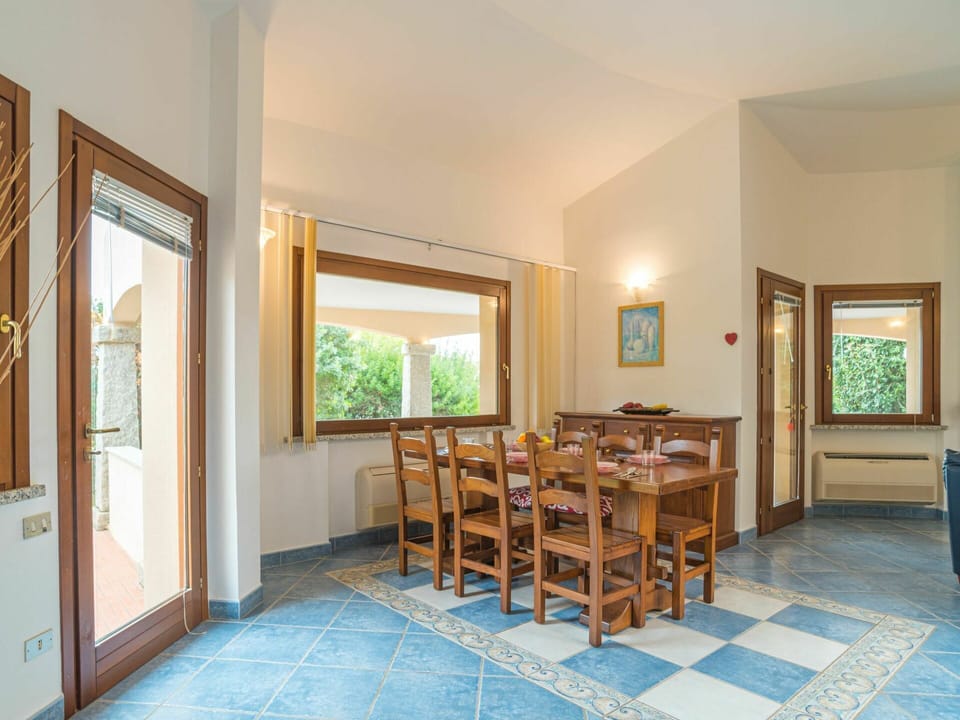 Furniture, Picture Frame, Wood, Door, Hall, Building, Flooring, Floor, Wood Stain