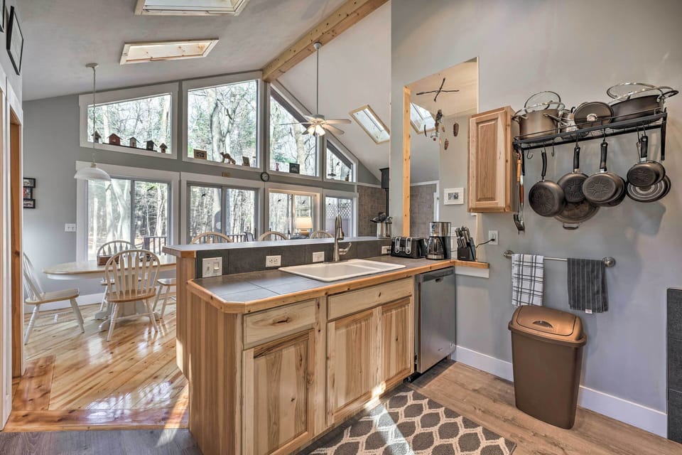 Open Interior | Full Kitchen