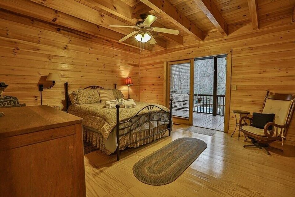 Main Level Queen Bedroom With Deck Access
