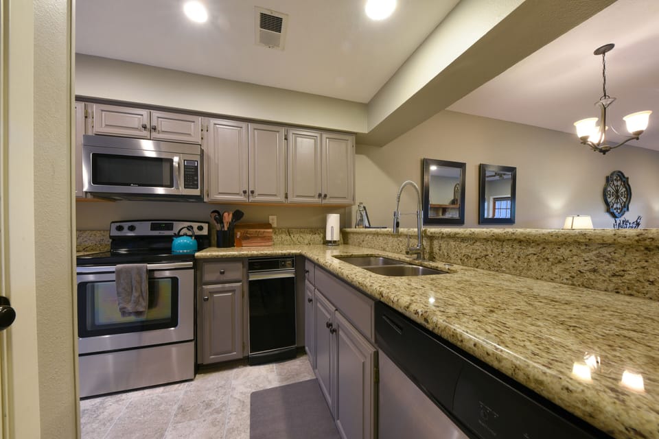 Kitchen (2)