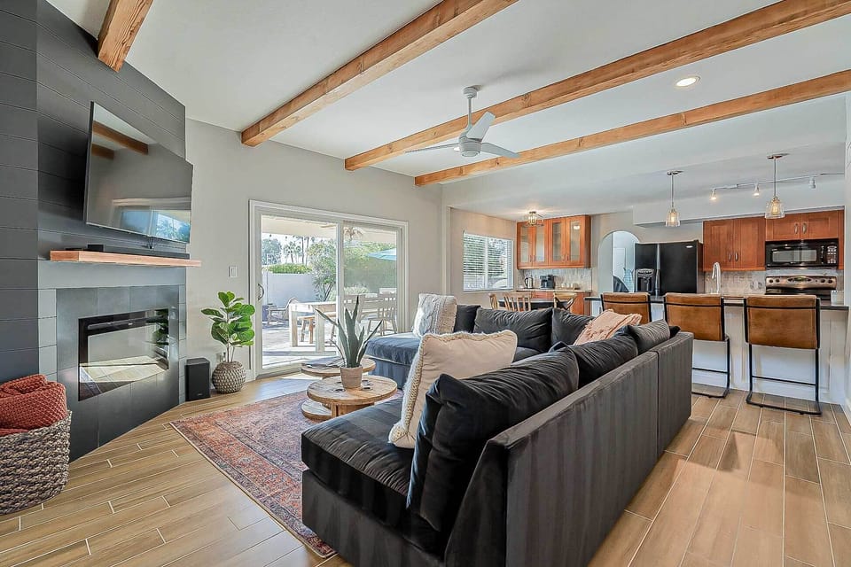 Living Room | Smart TV