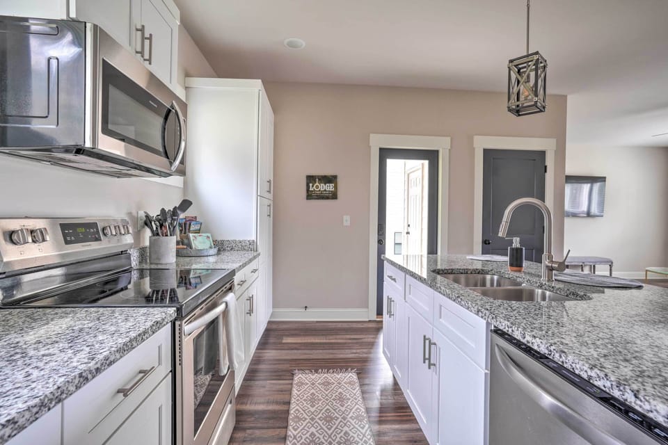 Fully Equipped Kitchen | Drip Coffee Maker | Blender | Toaster
