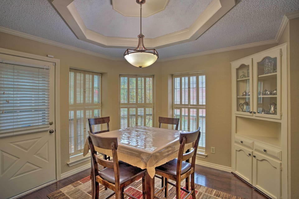Casual Dining Area | 1st Floor