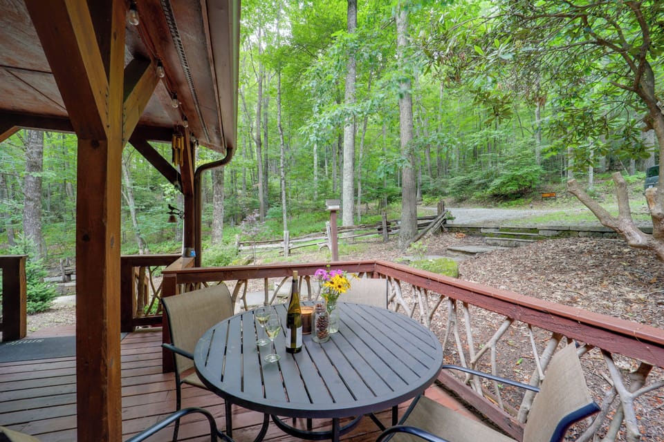 Private Deck | Outdoor Dining | Gas Grill