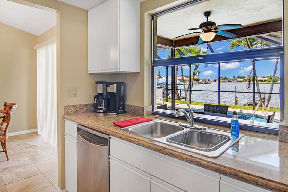 Fully equipped kitchen with all amenities.