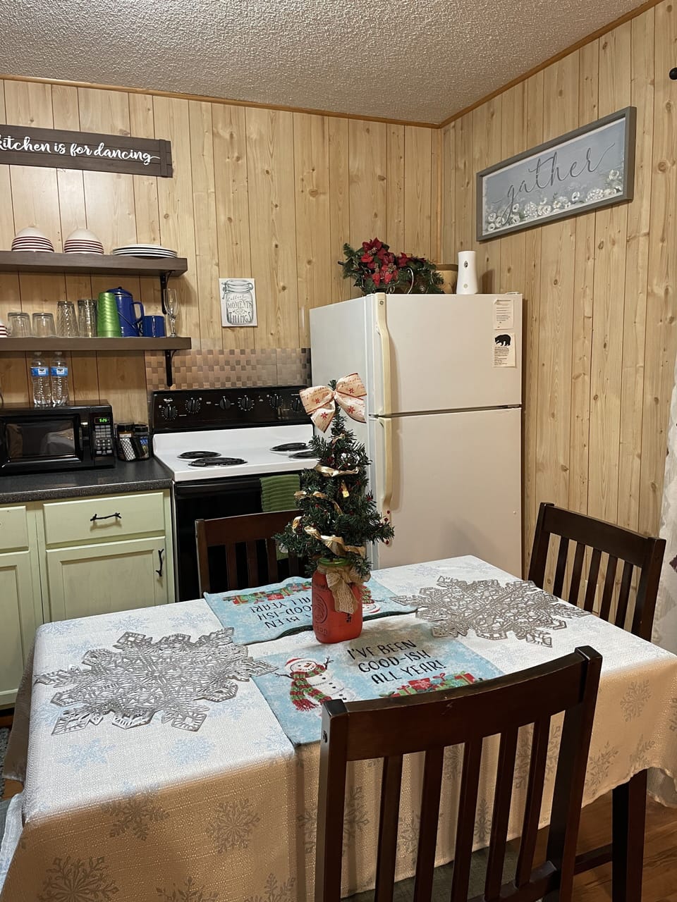 Holiday kitchen with "snow" theme too.