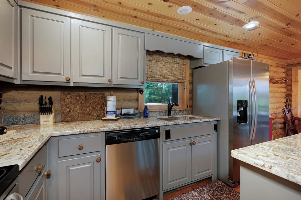 Whippoorwill Calling - Fully Equipped Kitchen